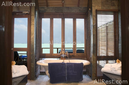 Olhuveli Beach & Spa Resort 13